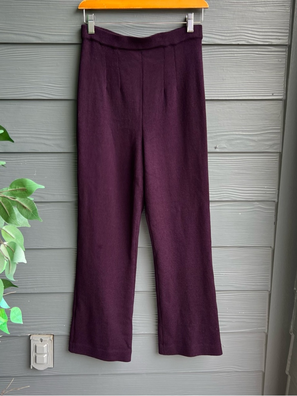 St John Women's Burgundy Knit Straight-Leg Womans Pants Size 4